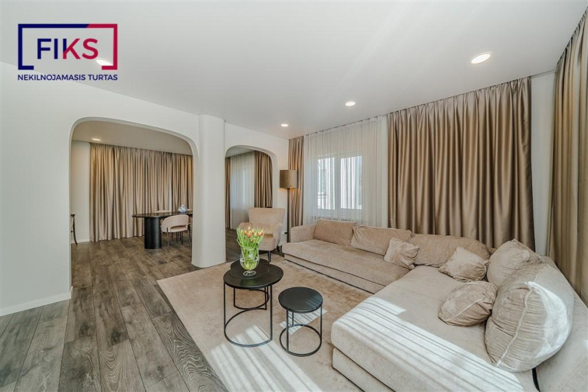 Parduodamas namas Uosio g., Žaliakalnis, Kauno m., Kauno m. sav., 508.00 m² ploto 13 kambarių 1