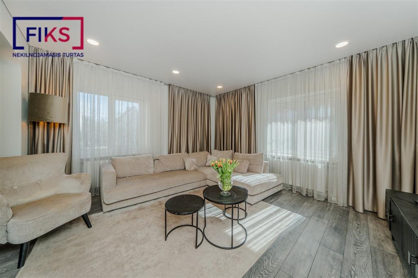 Parduodamas namas Uosio g., Žaliakalnis, Kauno m., Kauno m. sav., 508.00 m² ploto 13 kambarių 2