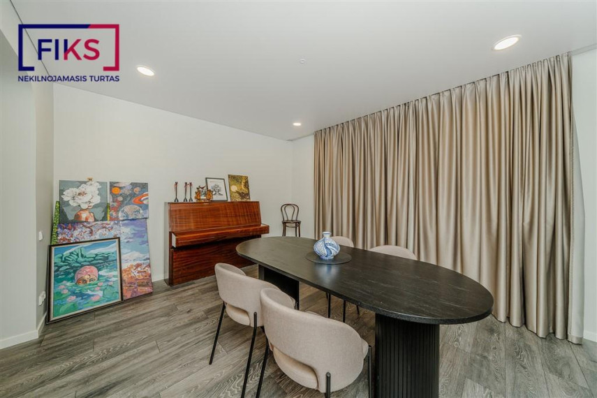 Parduodamas namas Uosio g., Žaliakalnis, Kauno m., Kauno m. sav., 508.00 m² ploto 13 kambarių 4