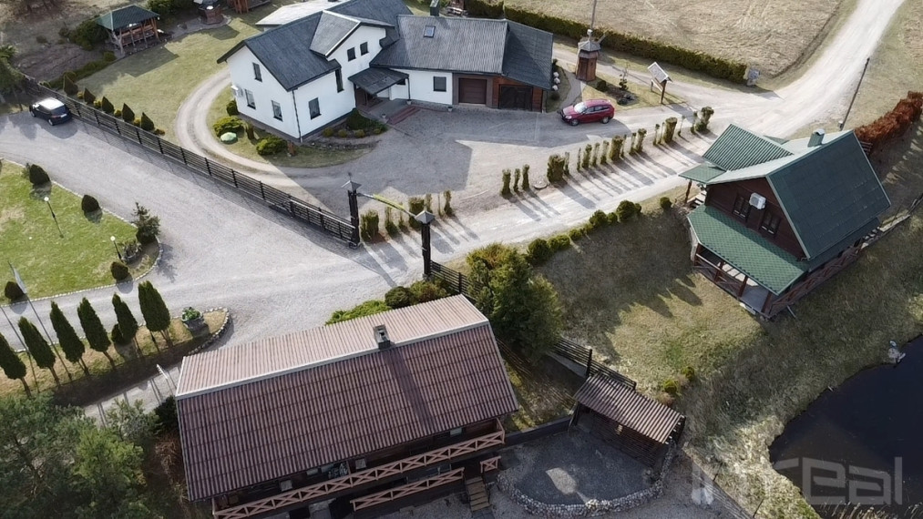 Parduodamas veikiantis apgyvendinimo ir maitinimo kompleksas visai šalia Utenos 9
