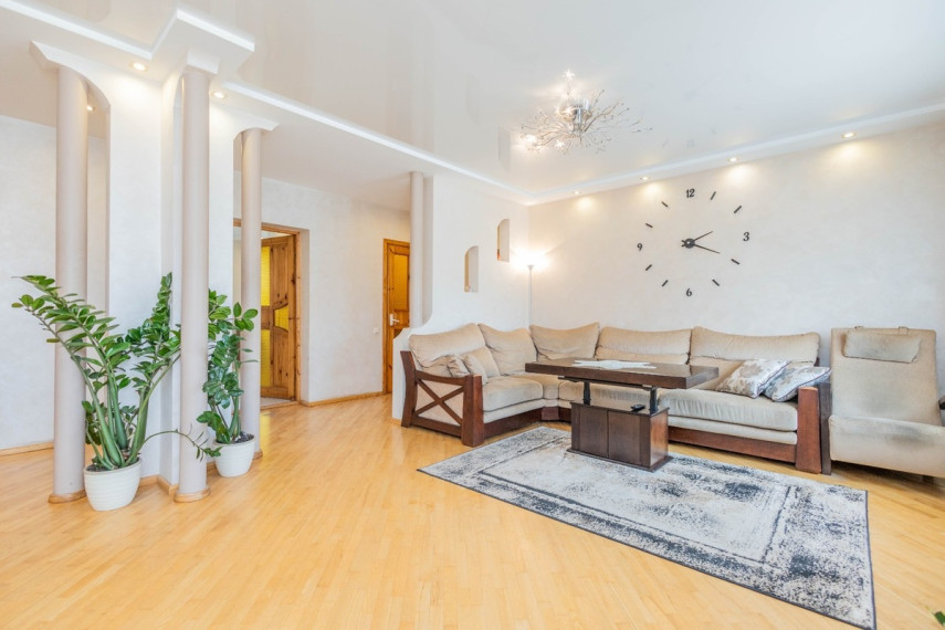 Parduodamas namas Panerių g., Kauno m., Kauno m. sav., 250 m2 ploto, 3 aukštai 9