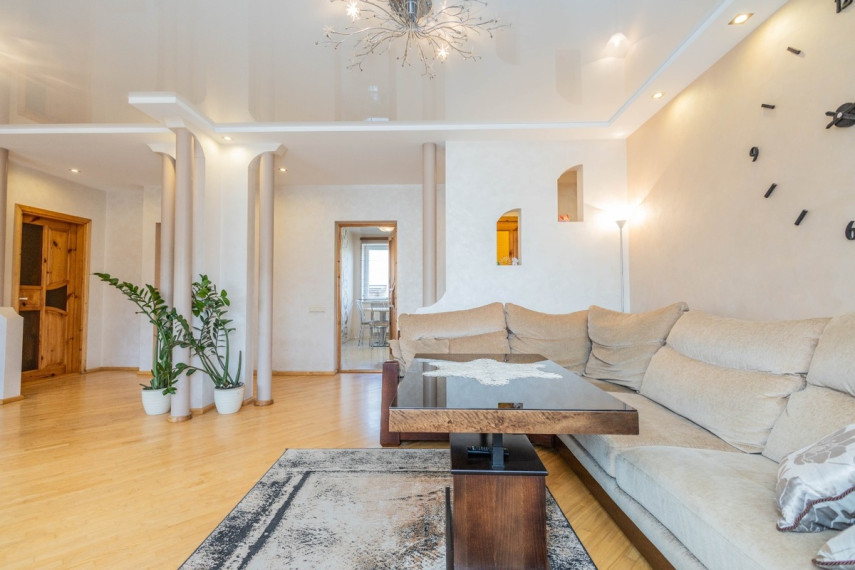 Parduodamas namas Panerių g., Kauno m., Kauno m. sav., 250 m2 ploto, 3 aukštai 11
