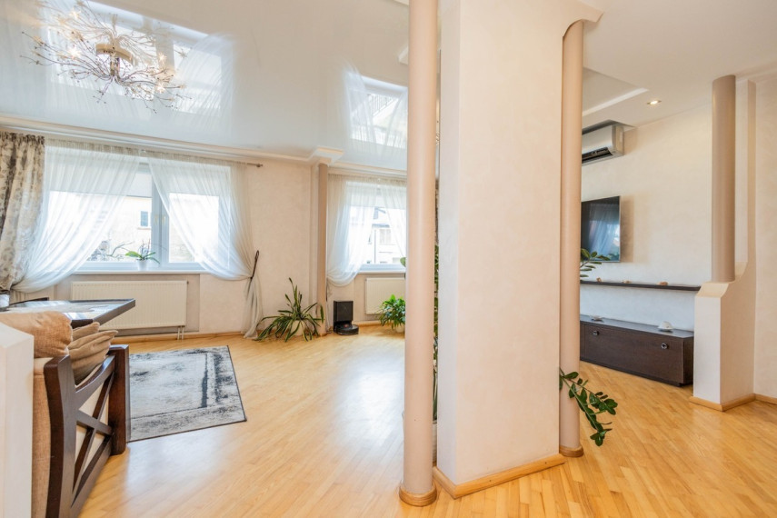 Parduodamas namas Panerių g., Kauno m., Kauno m. sav., 250 m2 ploto, 3 aukštai 12