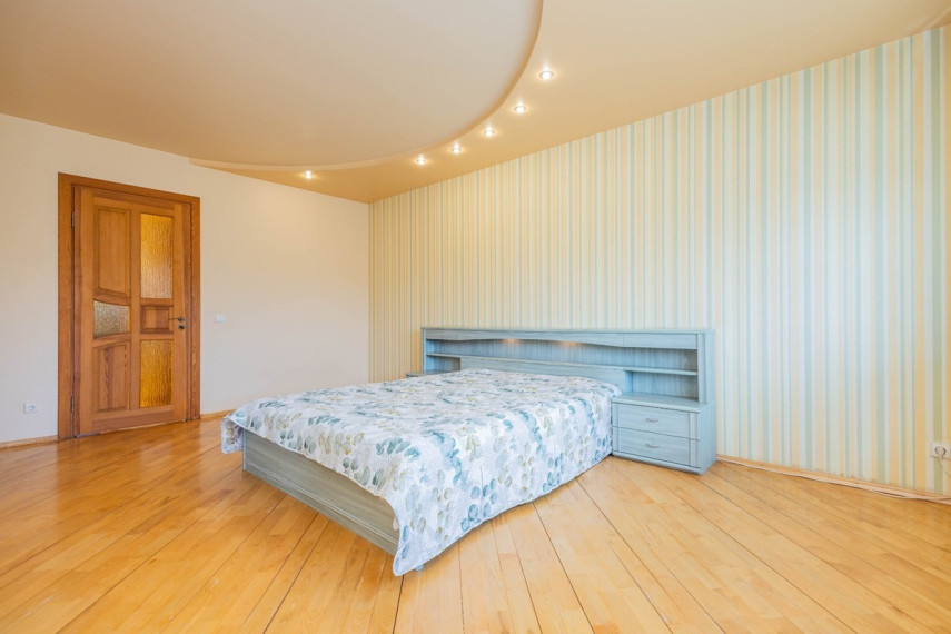 Parduodamas namas Panerių g., Kauno m., Kauno m. sav., 250 m2 ploto, 3 aukštai 28