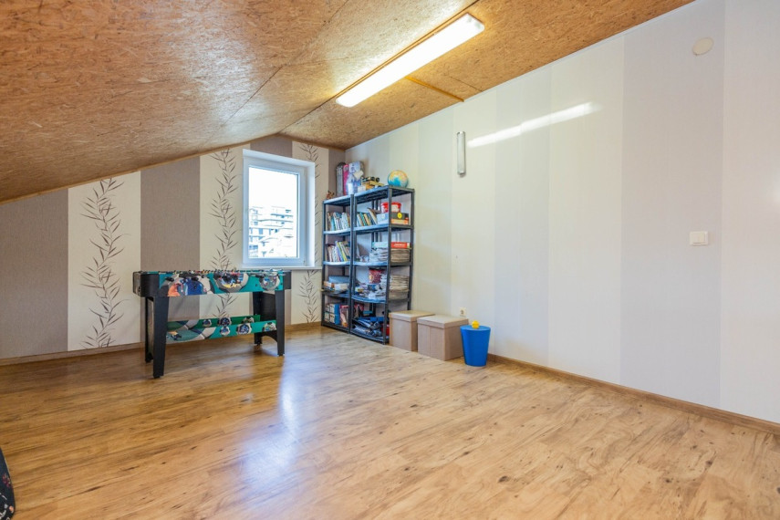 Parduodamas namas Panerių g., Kauno m., Kauno m. sav., 250 m2 ploto, 3 aukštai 32