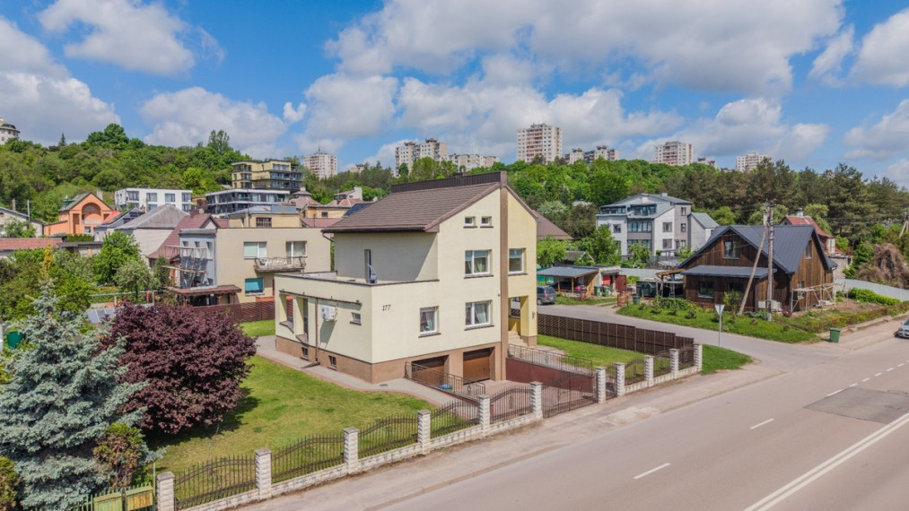 Parduodamas namas Panerių g., Kauno m., Kauno m. sav., 250 m2 ploto, 3 aukštai 1
