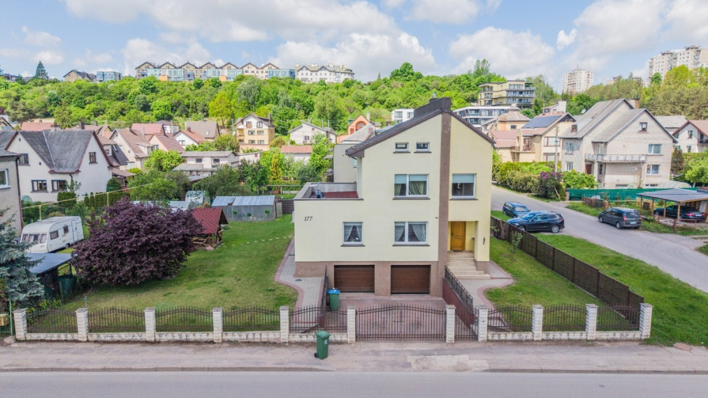 Parduodamas namas Panerių g., Kauno m., Kauno m. sav., 250 m2 ploto, 3 aukštai 2