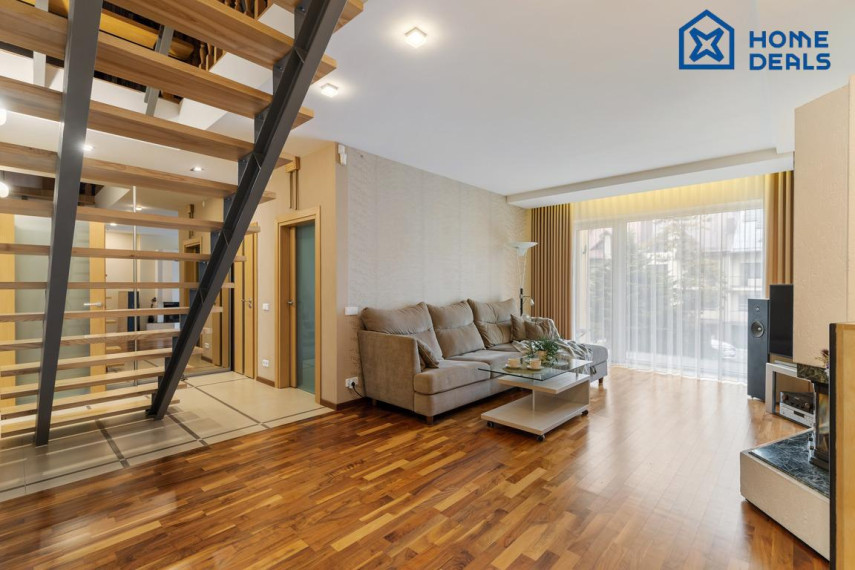 Parduodamas namas Žalčio Karūnos al., Aukštutiniai Kaniūkai, Kauno m., Kauno m. sav., 279.42 m² ploto 4 kambariai 1