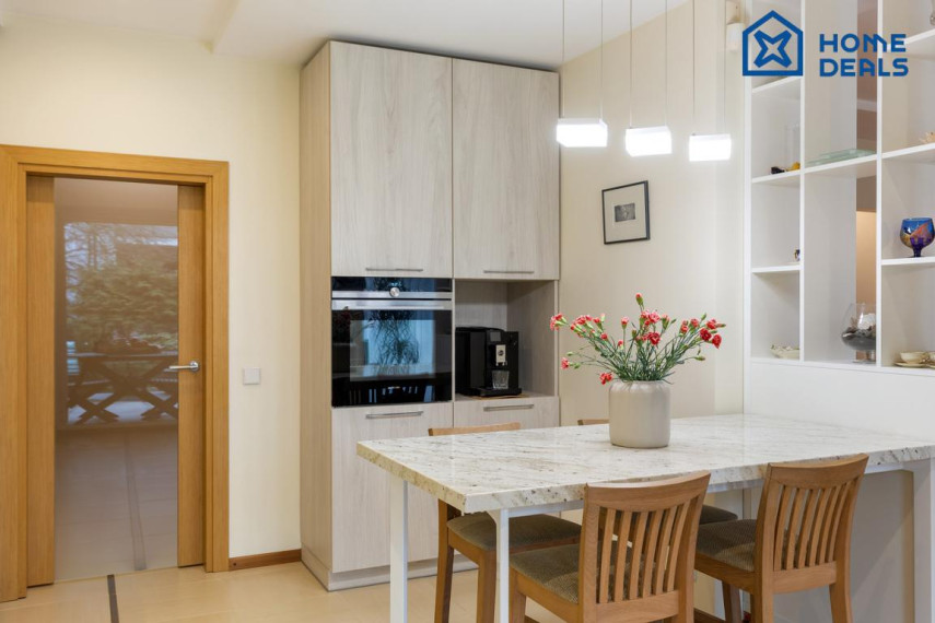 Parduodamas namas Žalčio Karūnos al., Aukštutiniai Kaniūkai, Kauno m., Kauno m. sav., 279.42 m² ploto 4 kambariai 12
