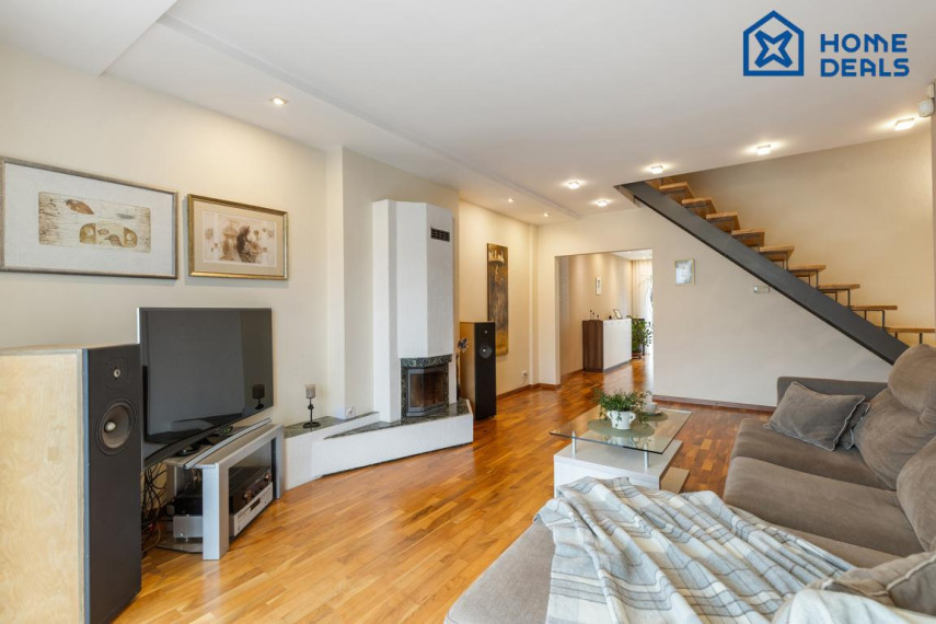 Parduodamas namas Žalčio Karūnos al., Aukštutiniai Kaniūkai, Kauno m., Kauno m. sav., 279.42 m² ploto 4 kambariai 3