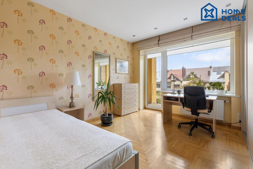 Parduodamas namas Žalčio Karūnos al., Aukštutiniai Kaniūkai, Kauno m., Kauno m. sav., 279.42 m² ploto 4 kambariai 23