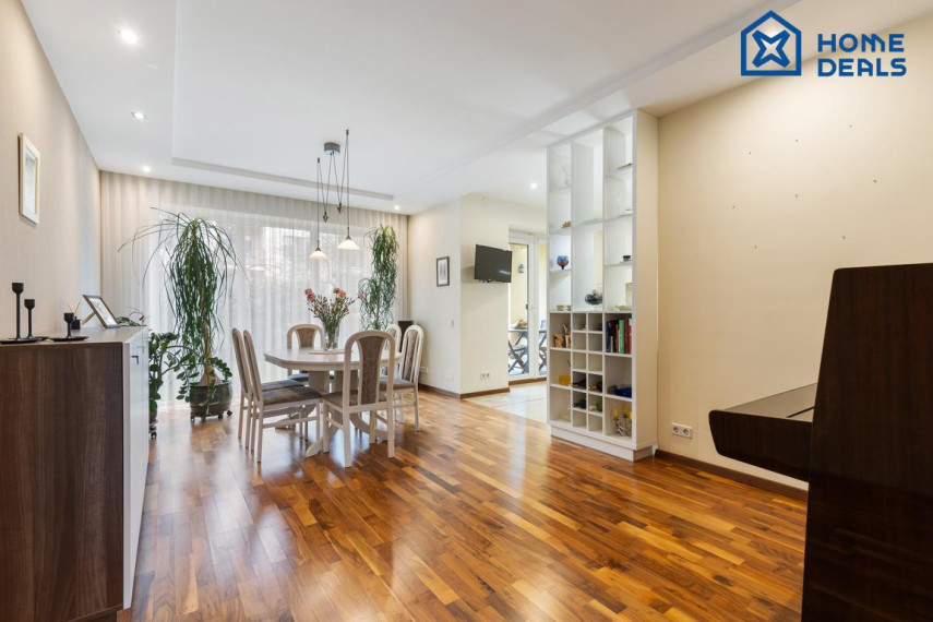 Parduodamas namas Žalčio Karūnos al., Aukštutiniai Kaniūkai, Kauno m., Kauno m. sav., 279.42 m² ploto 4 kambariai 4