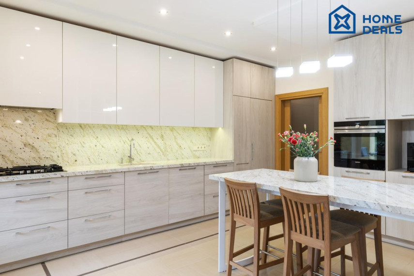 Parduodamas namas Žalčio Karūnos al., Aukštutiniai Kaniūkai, Kauno m., Kauno m. sav., 279.42 m² ploto 4 kambariai 10