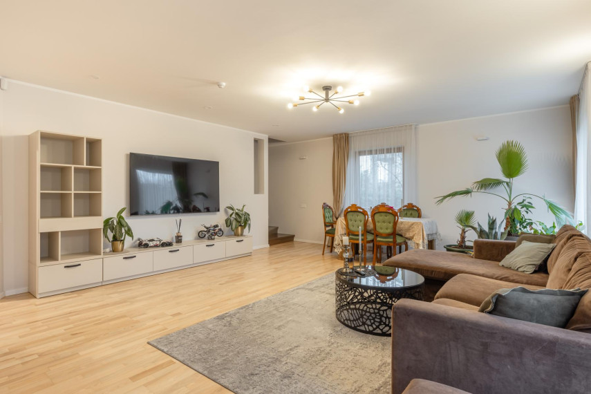 Parduodamas namas Vilties g., Lapių mstl., Kauno r. sav., 264.48 m² ploto 5 kambariai 1