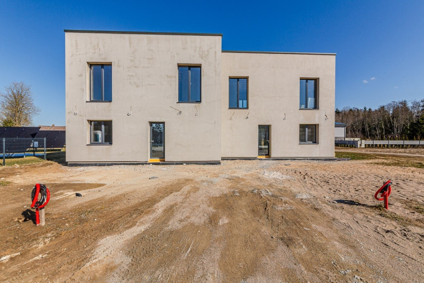Parduodamas namas Vakaro g., Meškių k., Šiaulių r. sav., 100.39 m2 ploto, 2 aukštai 7