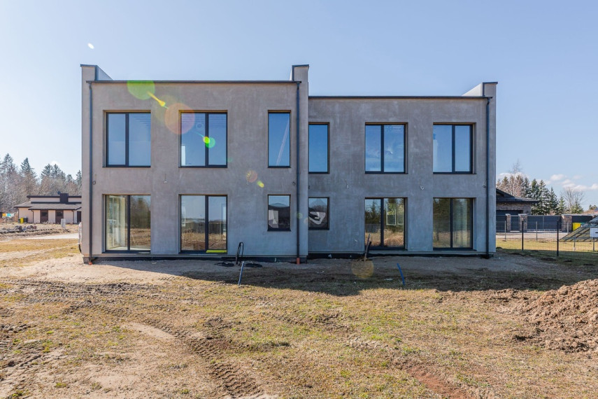 Parduodamas namas Vakaro g., Meškių k., Šiaulių r. sav., 100.39 m2 ploto, 2 aukštai 24