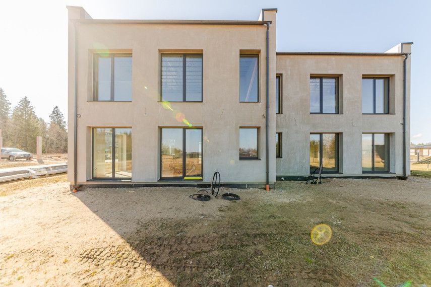Parduodamas namas Vakaro g., Meškių k., Šiaulių r. sav., 100.39 m2 ploto, 2 aukštai 25