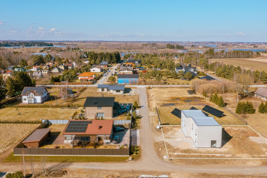 Parduodamas namas Vakaro g., Meškių k., Šiaulių r. sav., 100.39 m2 ploto, 2 aukštai 26