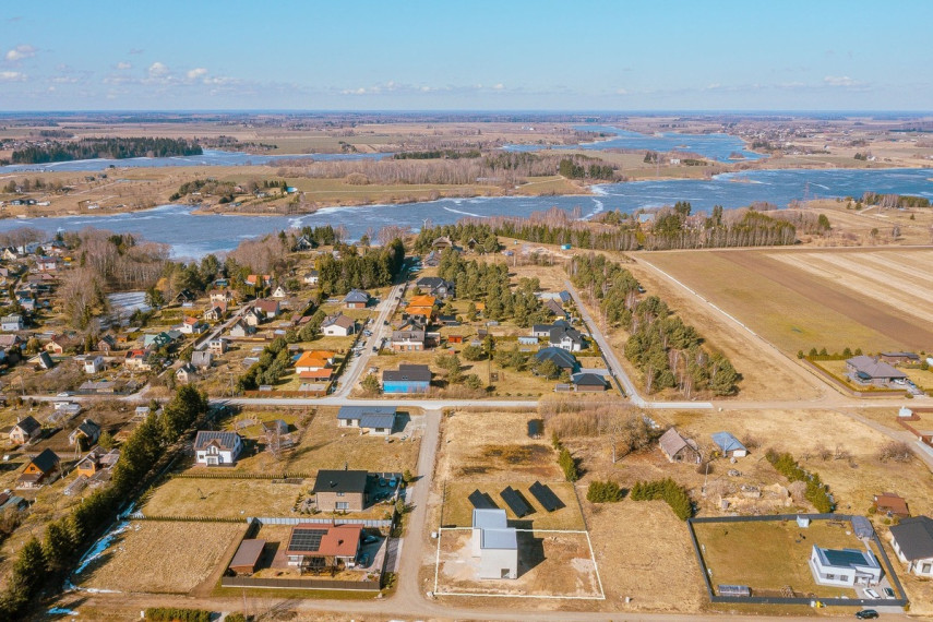 Parduodamas namas Vakaro g., Meškių k., Šiaulių r. sav., 100.39 m2 ploto, 2 aukštai 28