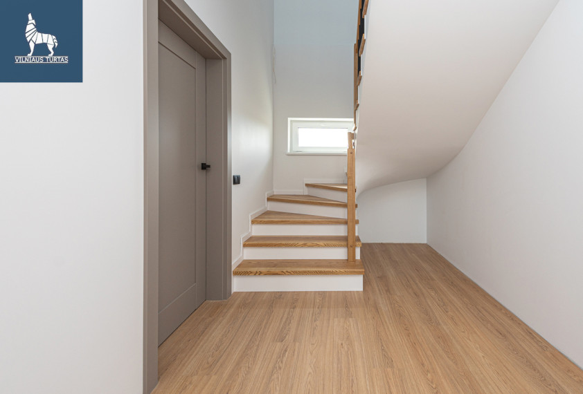 Parduodamas namas Aukštoji g., Karklėnų k., Vilniaus r. sav., 177.51 m2 ploto, 2 aukštai 18