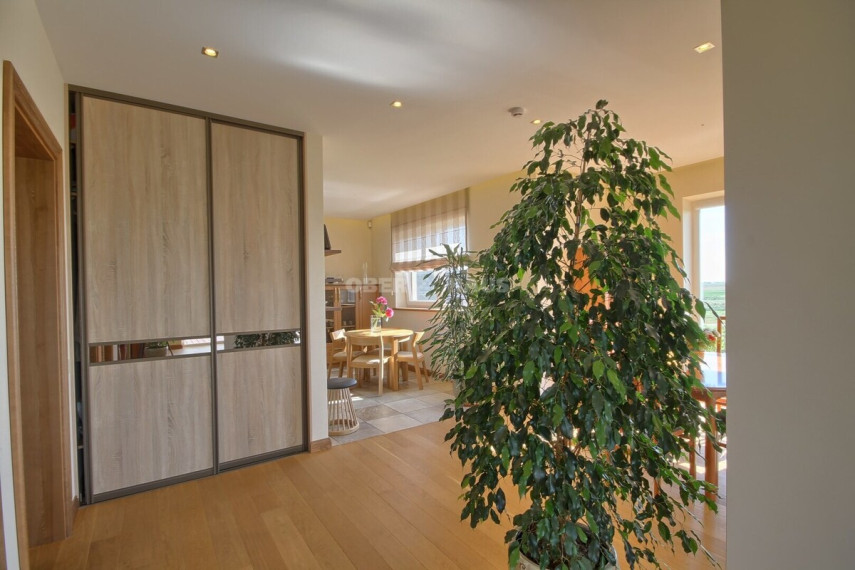 Parduodamas namas Kalnelio g., Ginkūnų k., Šiaulių r. sav., 212.37 m2 ploto, 2 aukštai 16