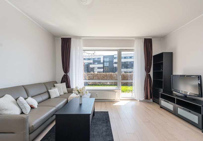 Nuomojamas butas Juozo Balčikonio g., Vilniaus m., Vilniaus m. sav., 51.53 m2 ploto, 3 kambariai 4
