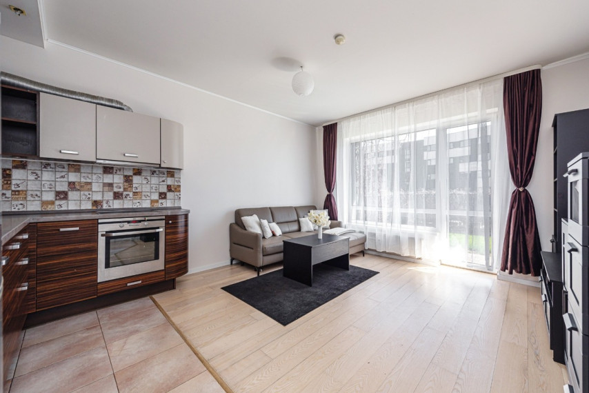Nuomojamas butas Juozo Balčikonio g., Vilniaus m., Vilniaus m. sav., 51.53 m2 ploto, 3 kambariai 1