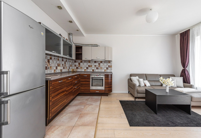 Nuomojamas butas Juozo Balčikonio g., Vilniaus m., Vilniaus m. sav., 51.53 m2 ploto, 3 kambariai 6