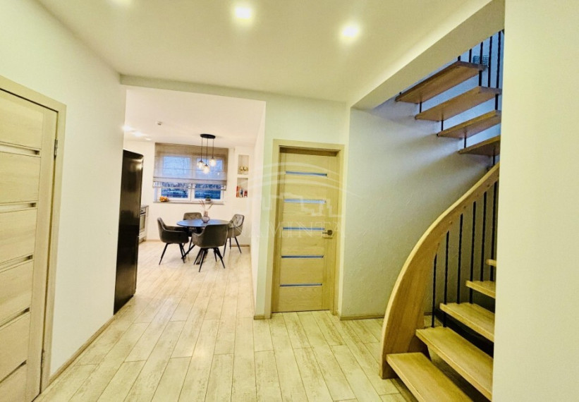 Parduodamas namas Slengių k., Klaipėdos r. sav., 182 m2 ploto, 2 aukštai 9