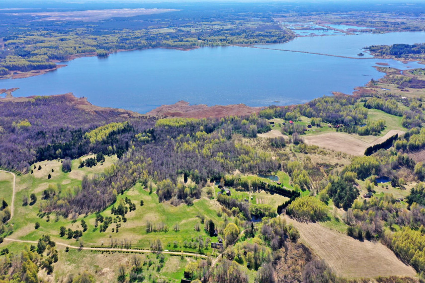 Parduodamas namas Medeikių k., Molėtų r. sav., 36.00 m² ploto 4 kambariai 25