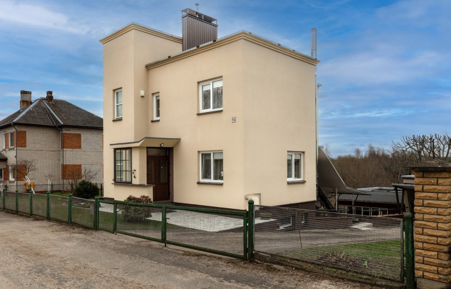 Parduodamas namas Slėnio g., Akmenės m., Akmenės r. sav., 234.86 m2 ploto, 2 aukštai 4