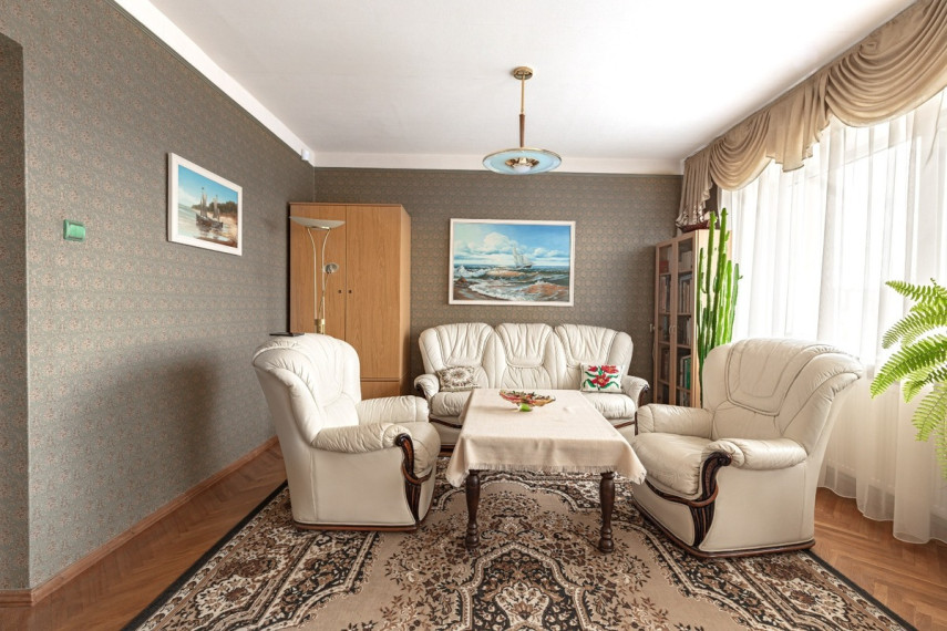 Parduodamas namas Slėnio g., Akmenės m., Akmenės r. sav., 234.86 m2 ploto, 2 aukštai 16