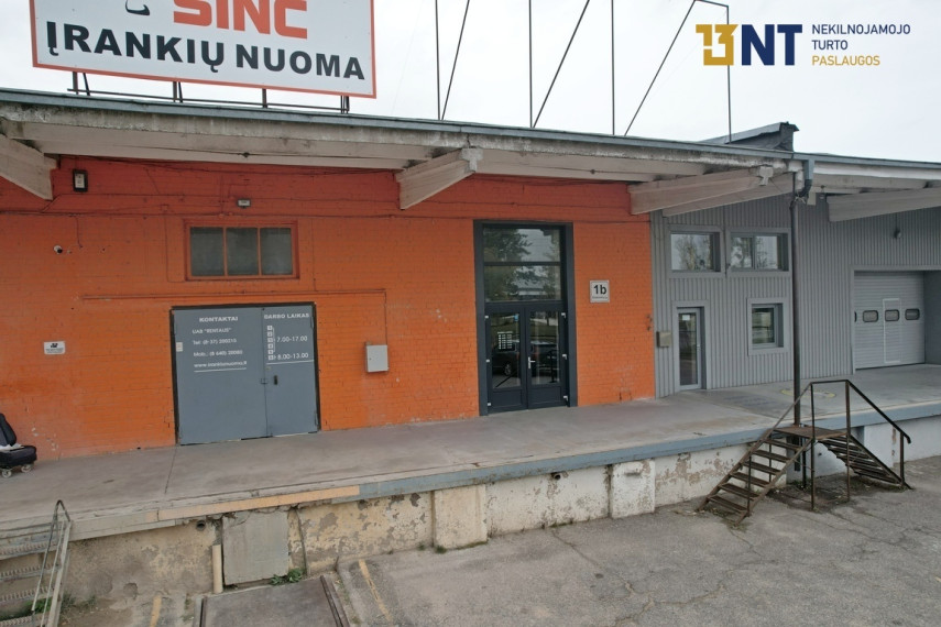 PREKYBOS-SANDĖLIAVIMO PATALPOS, SU RAMPA IR KELTUVU 12
