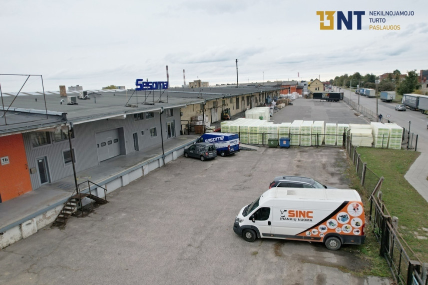 PREKYBOS-SANDĖLIAVIMO PATALPOS, SU RAMPA IR KELTUVU 15