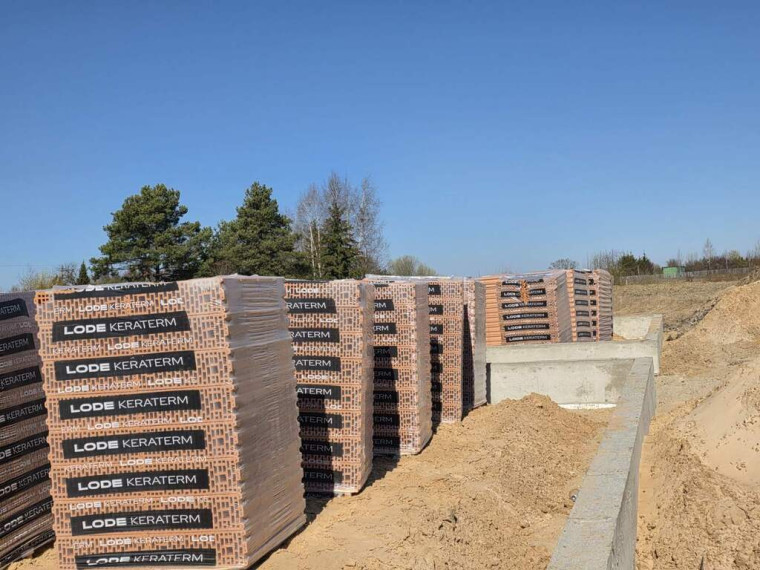 Prie Ringaudų ribos, blokuotas per sandėliuką 4