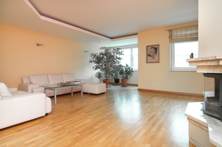 Parduodamas namas Noragiškių g., Vilniaus m., Vilniaus m. sav., 203.76 m2 ploto,  aukštai 14
