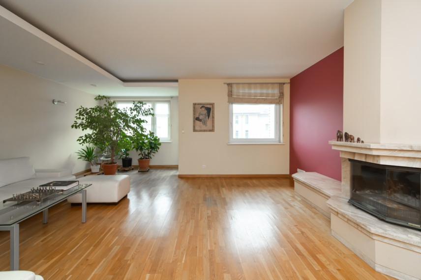 Parduodamas namas Noragiškių g., Vilniaus m., Vilniaus m. sav., 203.76 m2 ploto,  aukštai 16
