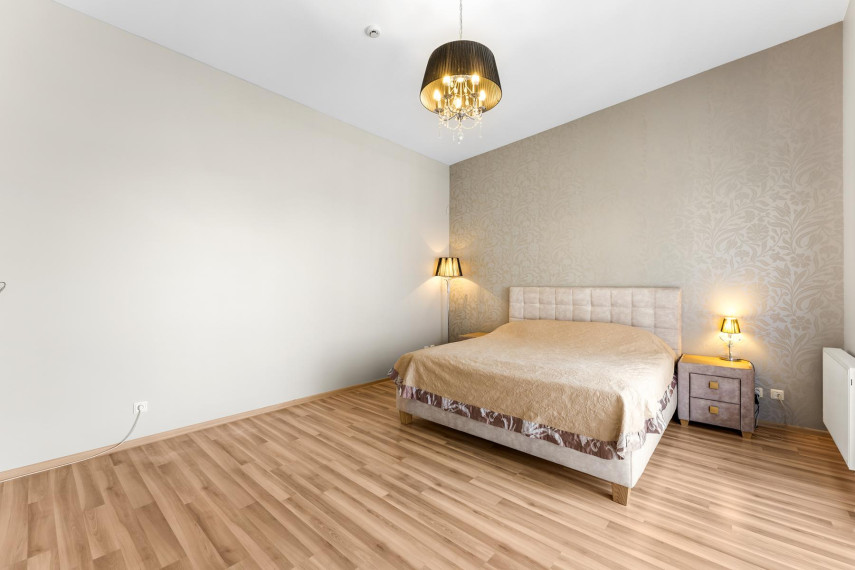 Nuomojamas butas Šiaulių m., Šiaulių m. sav., 154.56 m² ploto 5 kambariai 17