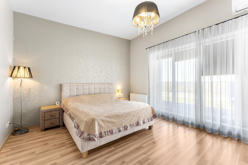 Nuomojamas butas Šiaulių m., Šiaulių m. sav., 154.56 m² ploto 5 kambariai 18