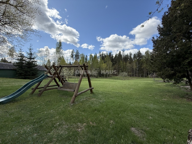 Parduodamas namas Kryžbarko k., Kelmės r. sav., 377.07 m2 ploto, 2 aukštai 11