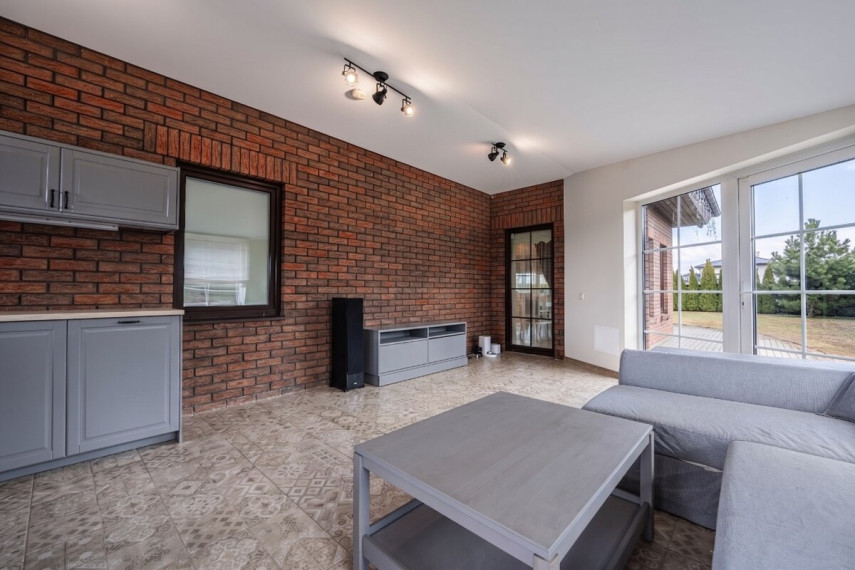 Parduodamas namas Klemiškės II k., Klaipėdos r. sav., 196 m2 ploto, 1 aukštai 9