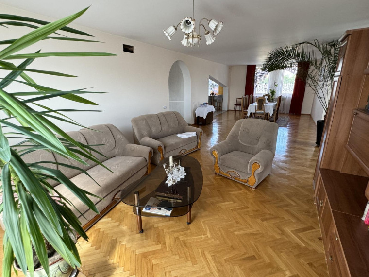 Parduodamas namas Vaidilutės skg., Molainių k., Panevėžio r. sav., 254.63 m² ploto 8 kambariai 46