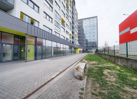 Nuomojamos administracinės, kitos paskirties patalpos Ukmergės g., Fabijoniškės, Vilniaus m., Vilniaus m. sav., 142.1 m2 ploto