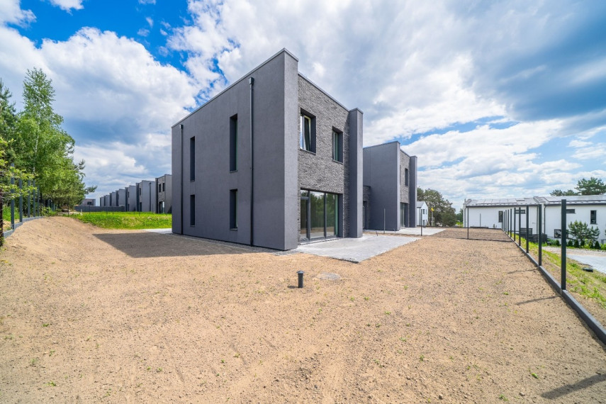 Parduodamas namas Piliarožių g., Gilužių k., Vilniaus r. sav., 137.94 m2 ploto, 2 aukštai 25