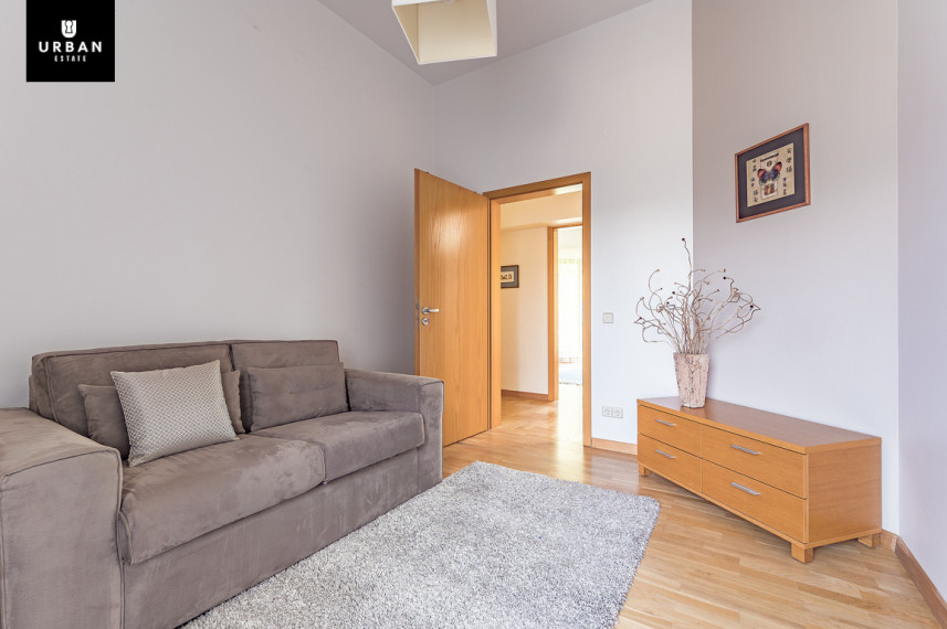 Parduodamas namas Filaretų g., Filaretuose, Vilniuje, 282.72 kv.m ploto, 2 aukštai 18