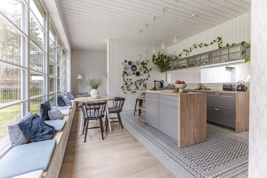 Parduodamas namas Turniškių Sodų g., Vilniaus m., Vilniaus m. sav., 284.29 m2 ploto, 2 aukštai 6