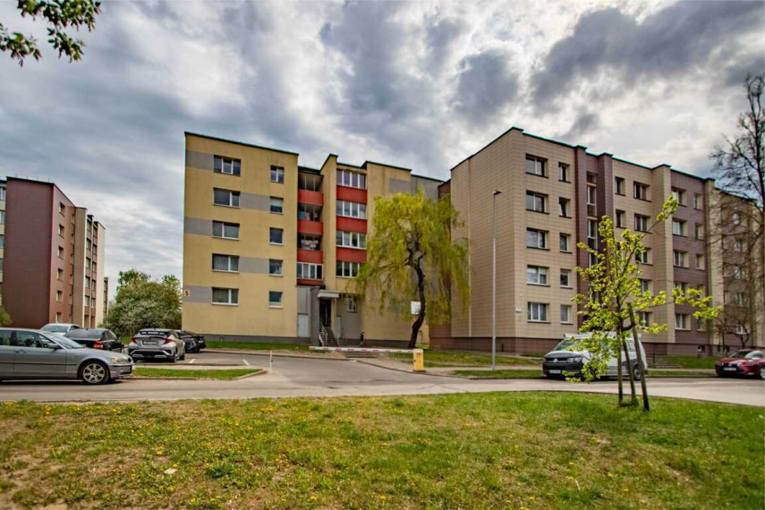 Parduodamas 2 k. butas Prekybos g. Panevėžyje 10