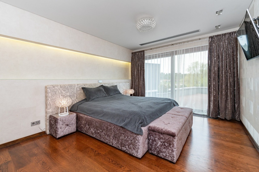 Parduodamas namas Viešios g., Kauno m., Kauno m. sav., 325.67 m2 ploto, 2 aukštai 37