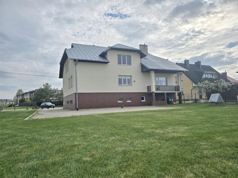 Parduodamas namas Dvaro g., Molainių k., Panevėžio r. sav., 280.80 m² ploto 5 kambariai 4