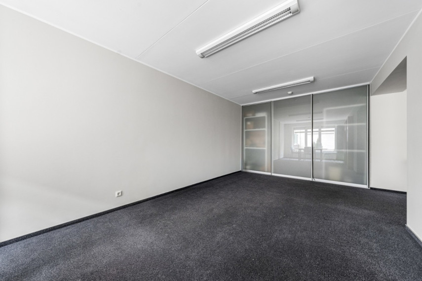 Parduodamos administracinės patalpos Vilniaus m. sav., Vilniaus m., Pašilaičiai, Laisvės pr. 117, 81.97 m2 ploto 15